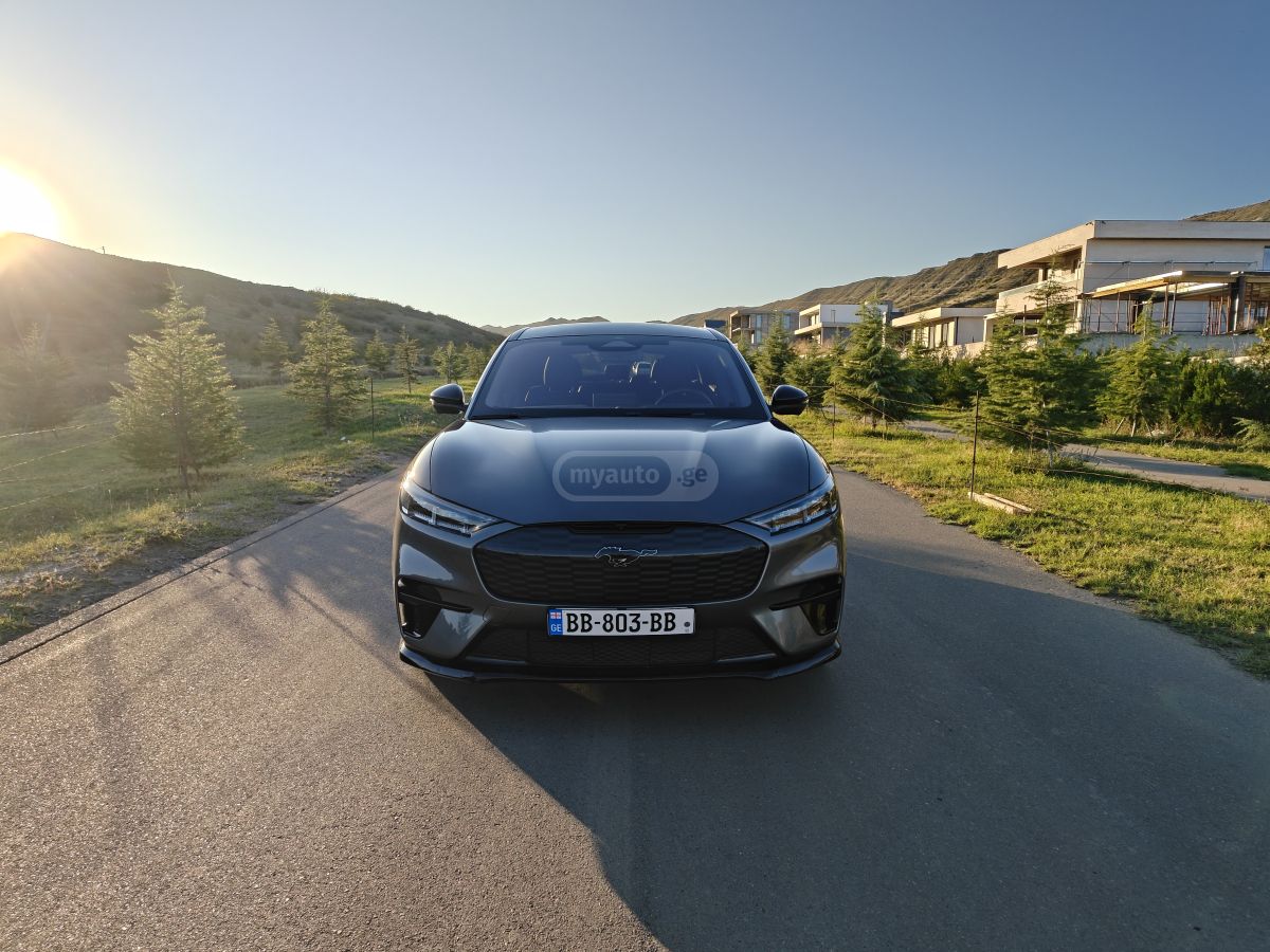 Ford Mustang Mach-E GT 2023 — миниатюра 9