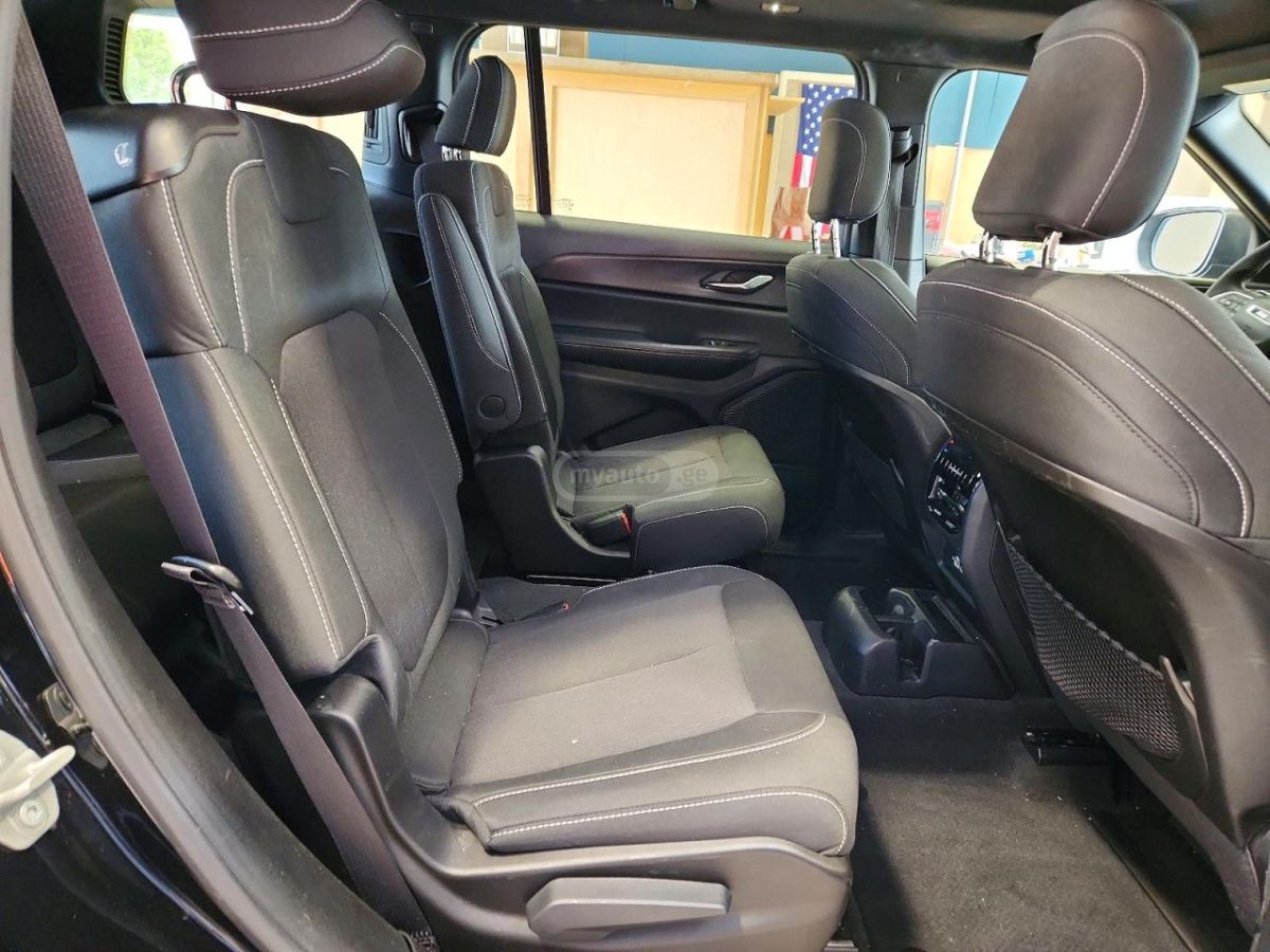 Jeep Grand Cherokee - фото 11