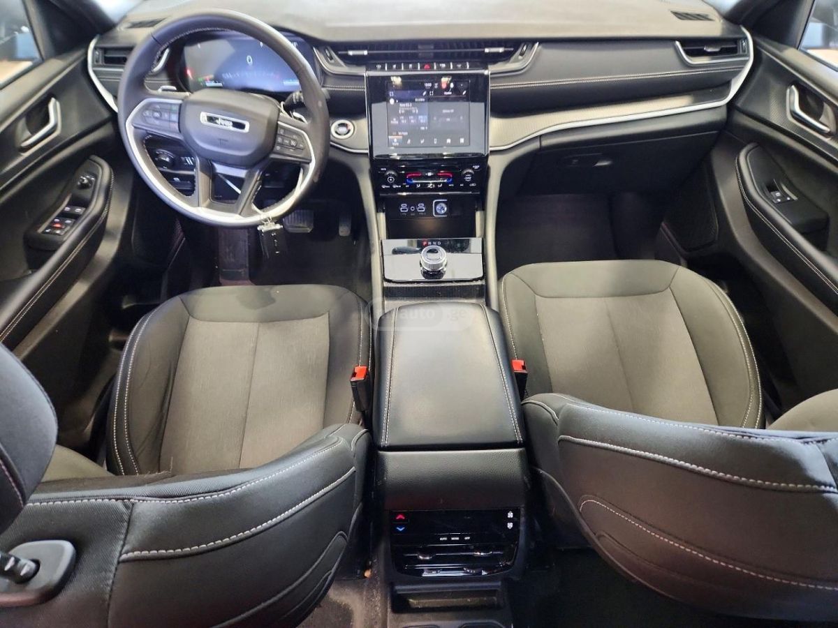 Jeep Grand Cherokee - фото 8