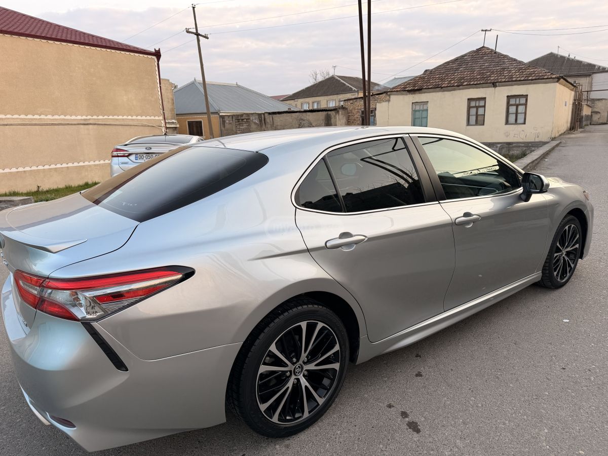 Toyota Camry - фото 8