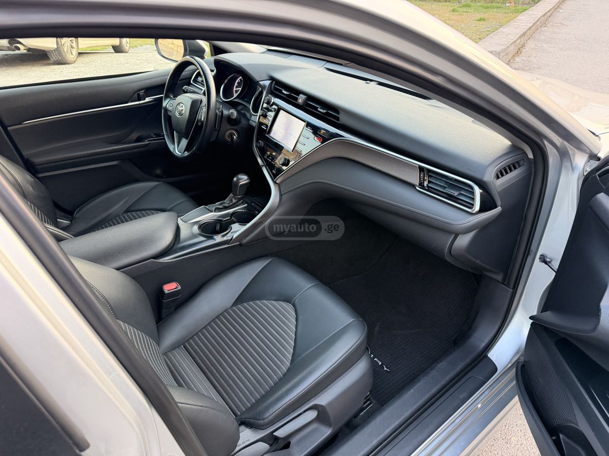 Toyota Camry - фото 9