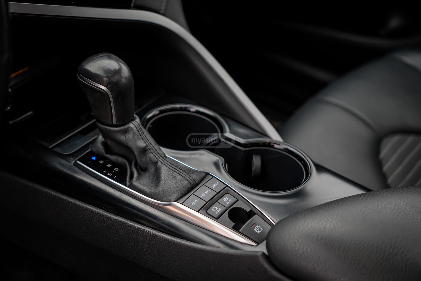 Toyota Camry - фото 11