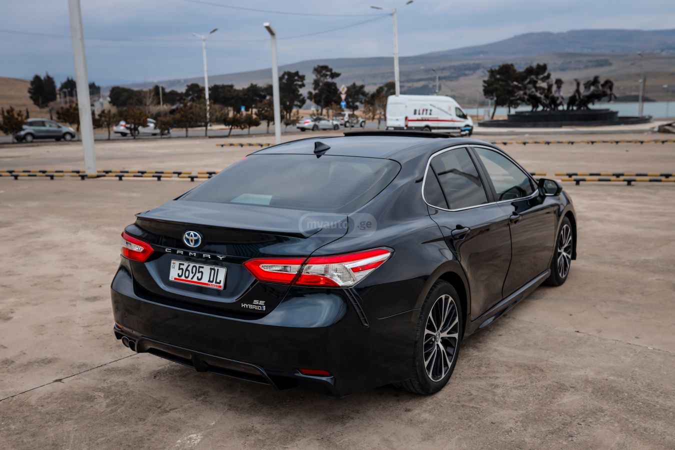 Toyota Camry - фото 4