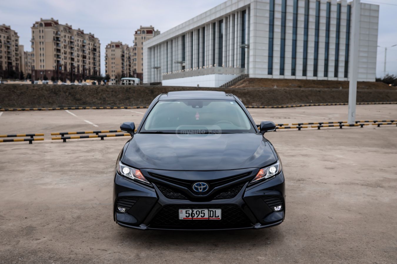 Toyota Camry - фото 5