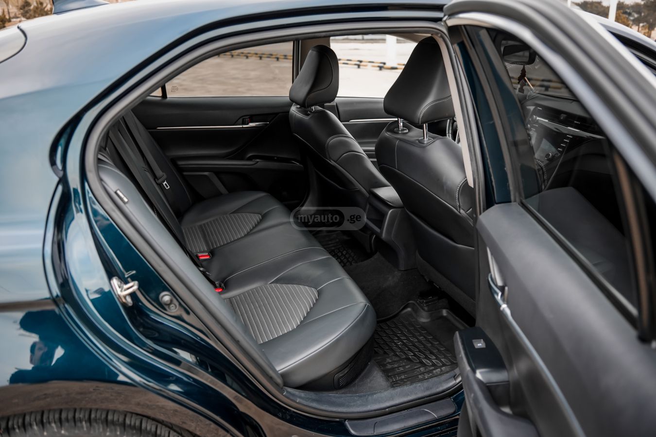 Toyota Camry - фото 9