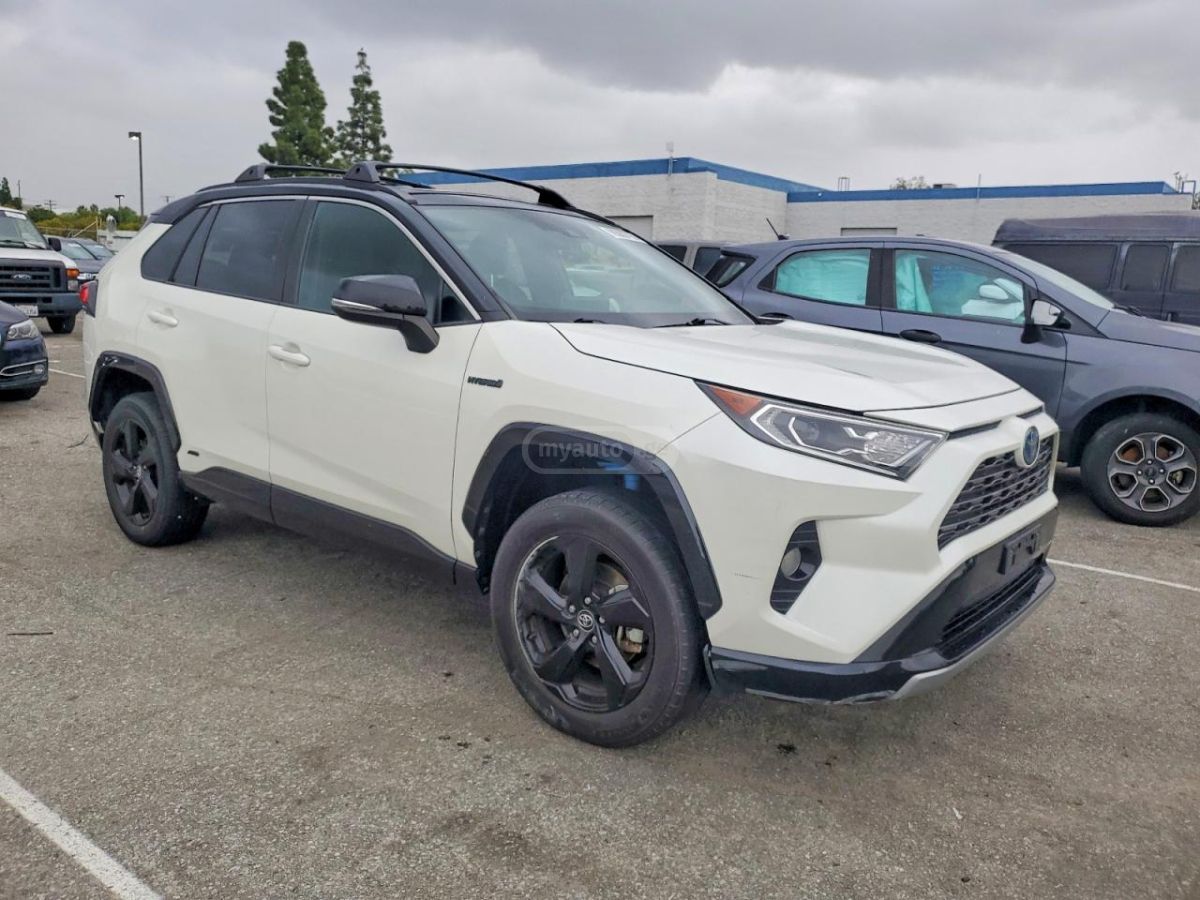 Toyota RAV 4 - фото 4