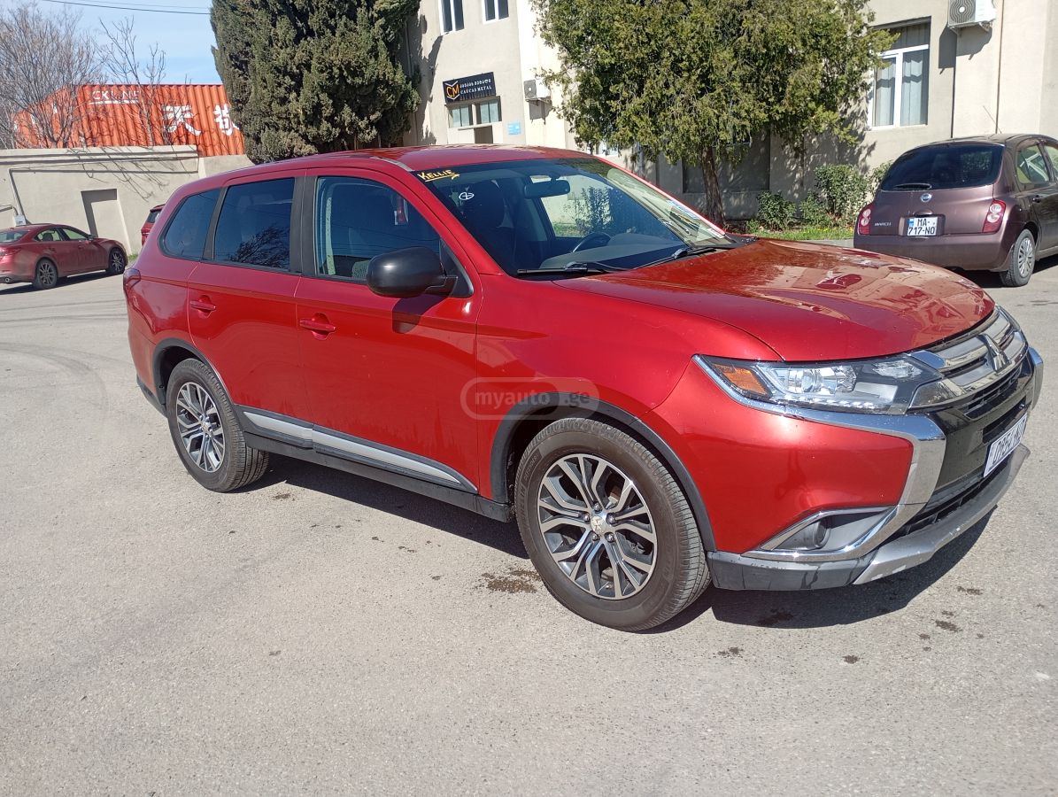 Mitsubishi Outlander - фото 1