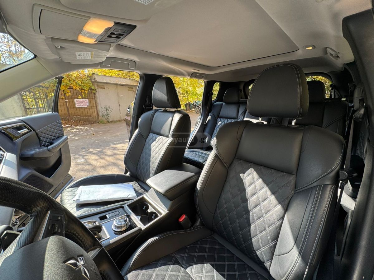 Mitsubishi Outlander - фото 2