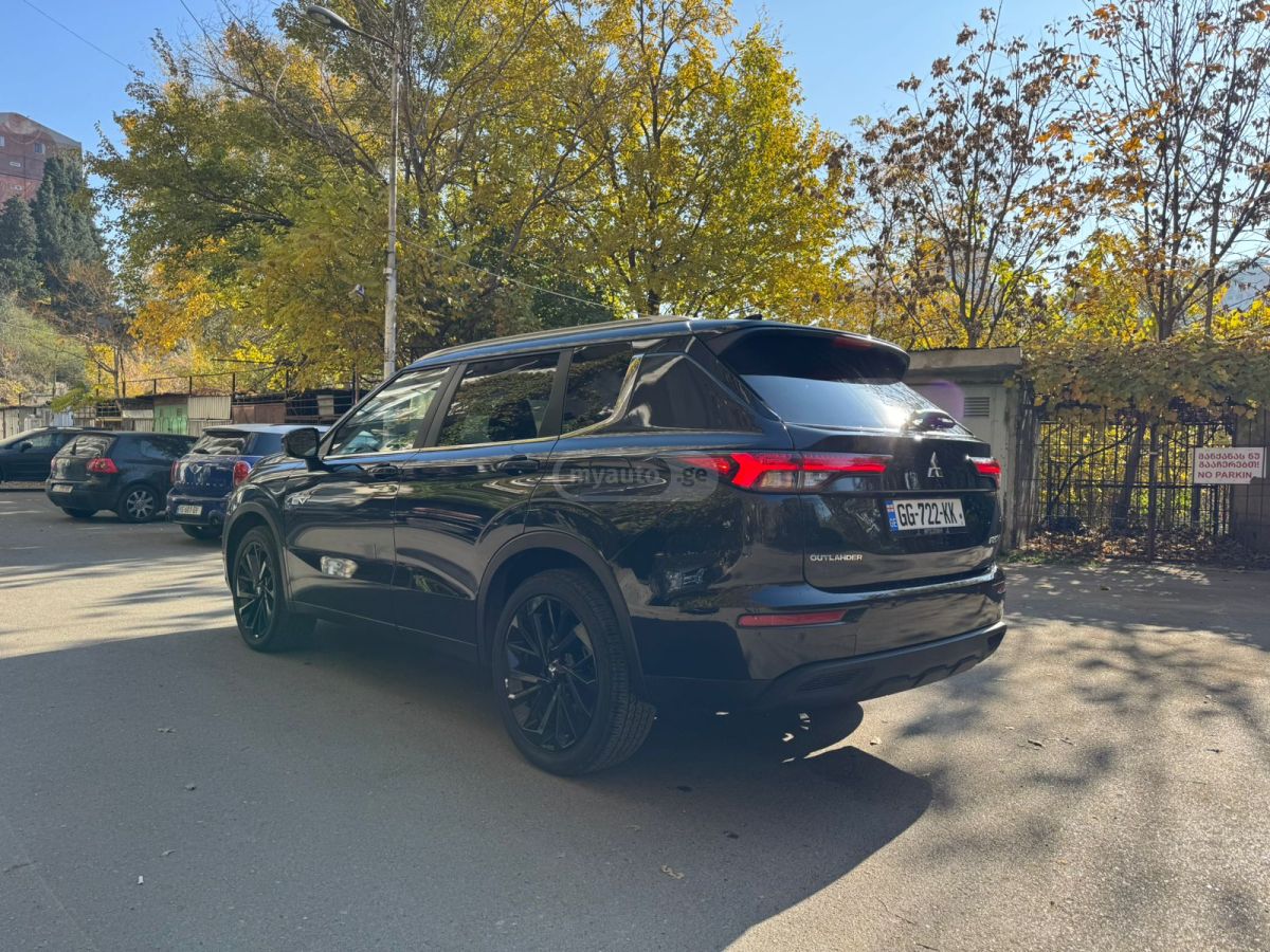 Mitsubishi Outlander - фото 4
