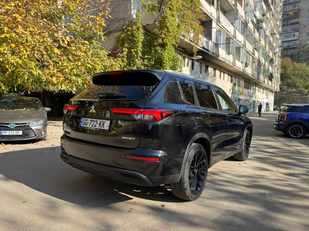 Mitsubishi Outlander - фото 7