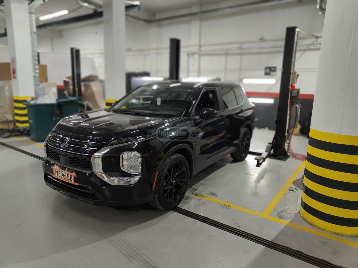 Mitsubishi Outlander - фото 9