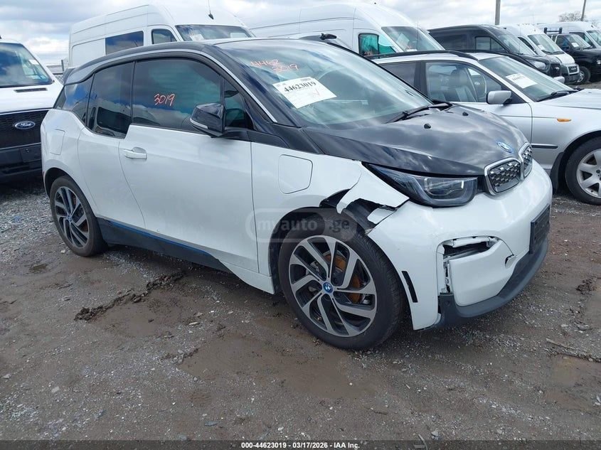 BMW I3 - фото 1