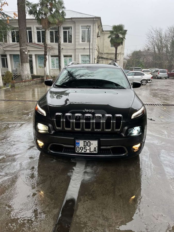 Jeep Cherokee - фото 1