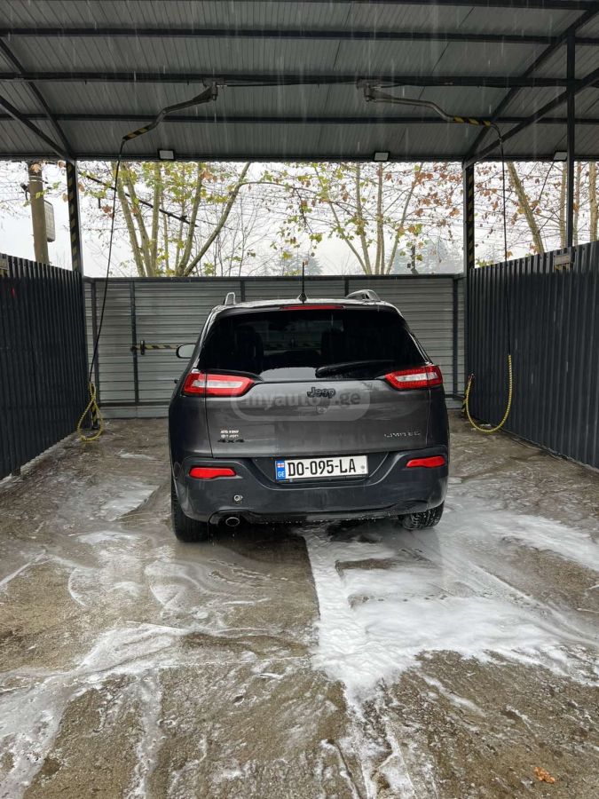 Jeep Cherokee - фото 2