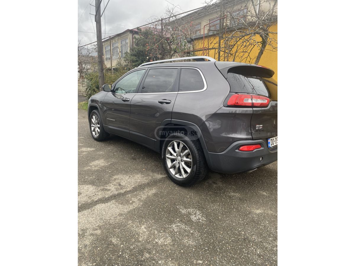 Jeep Cherokee - фото 6