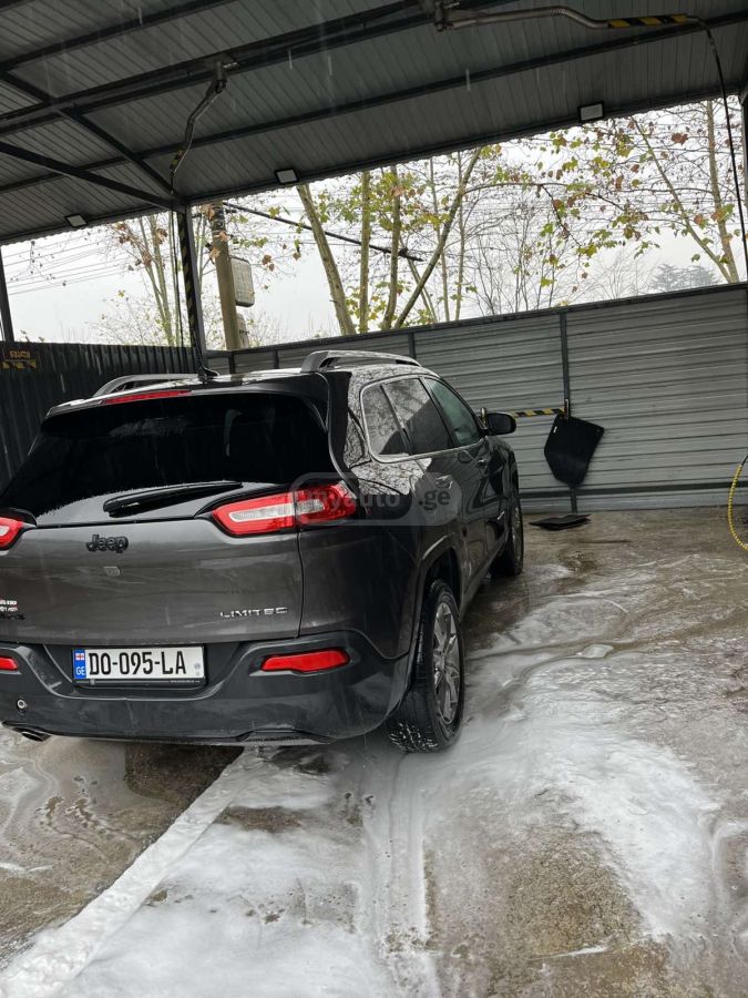 Jeep Cherokee - фото 8