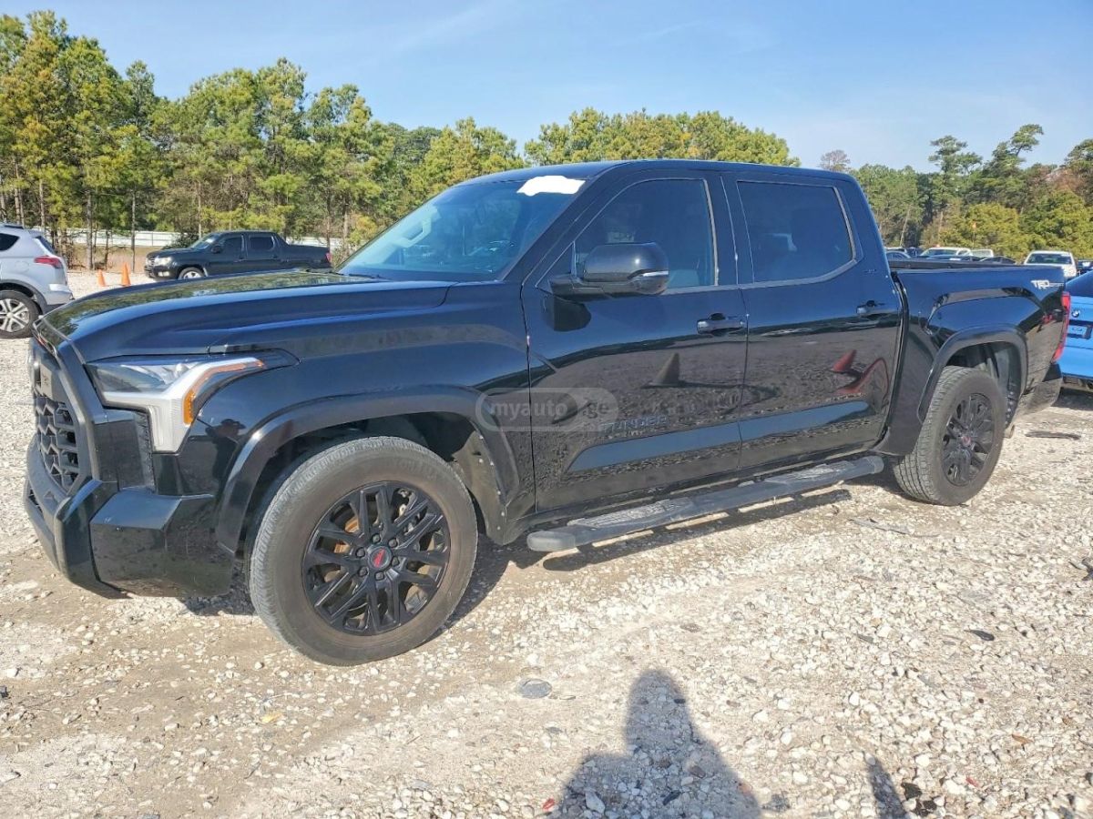 Toyota Tundra - фото 1