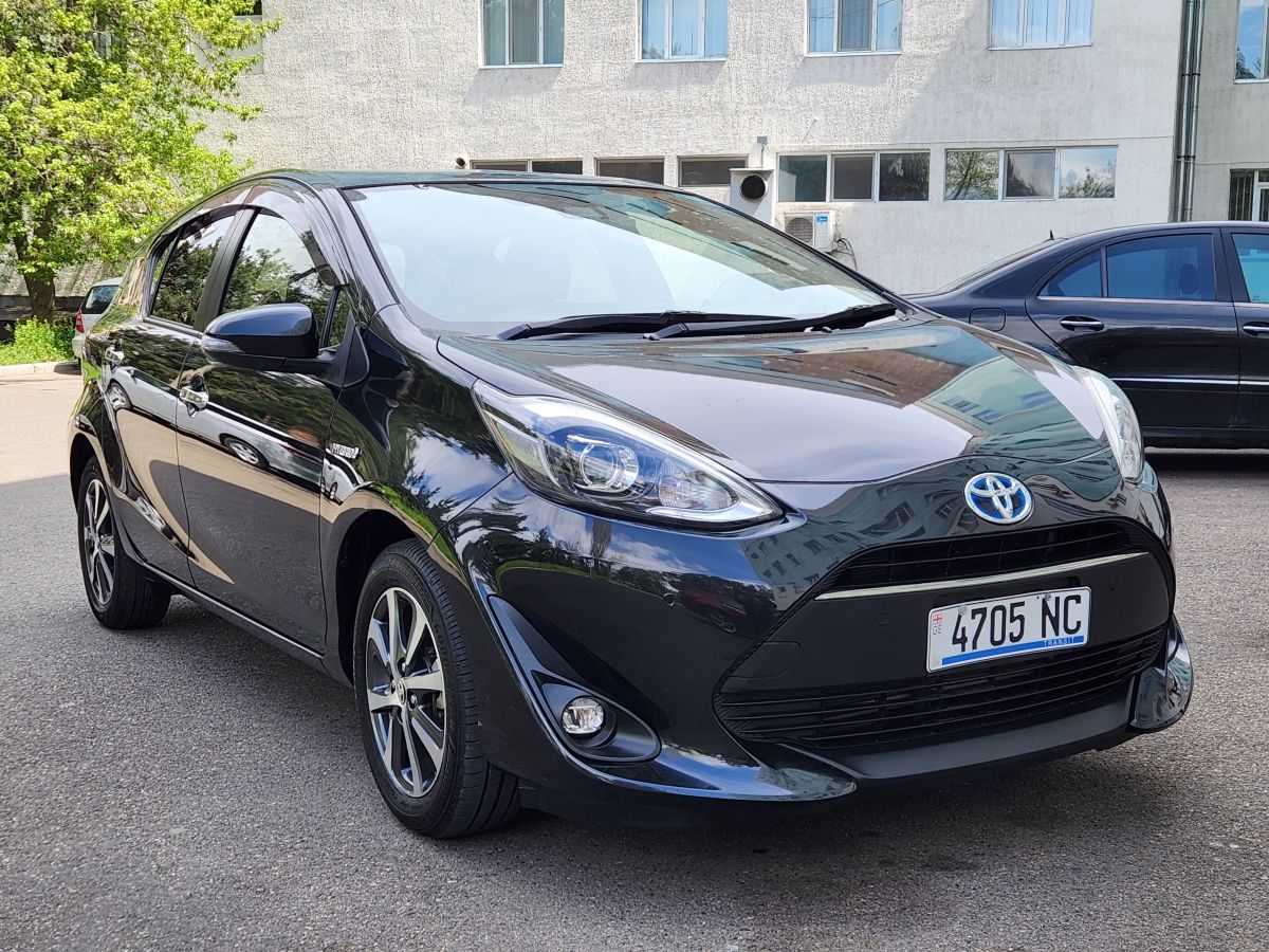 Toyota Aqua - фото 1