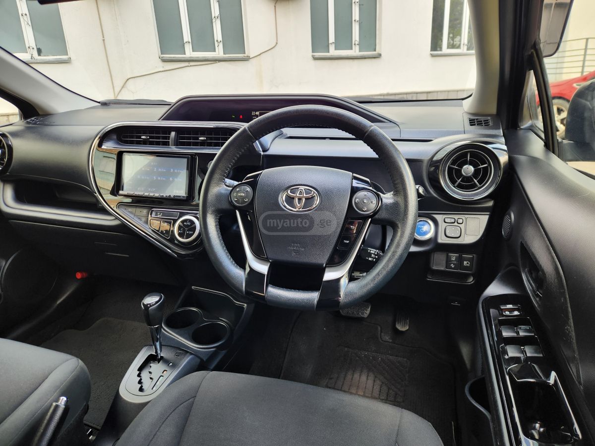 Toyota Aqua - фото 10