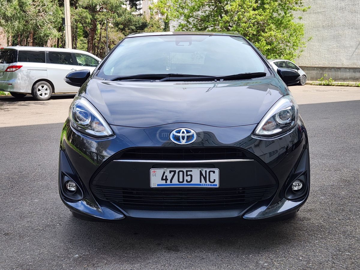Toyota Aqua - фото 2