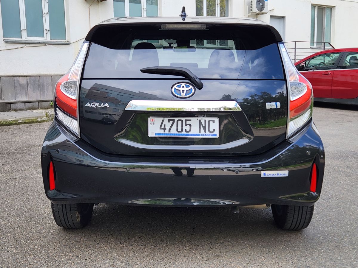 Toyota Aqua - фото 6
