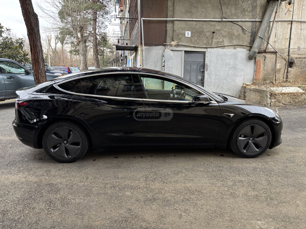Tesla Model 3 - фото 4