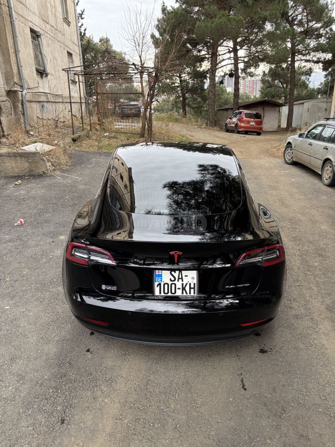 Tesla Model 3 - фото 6