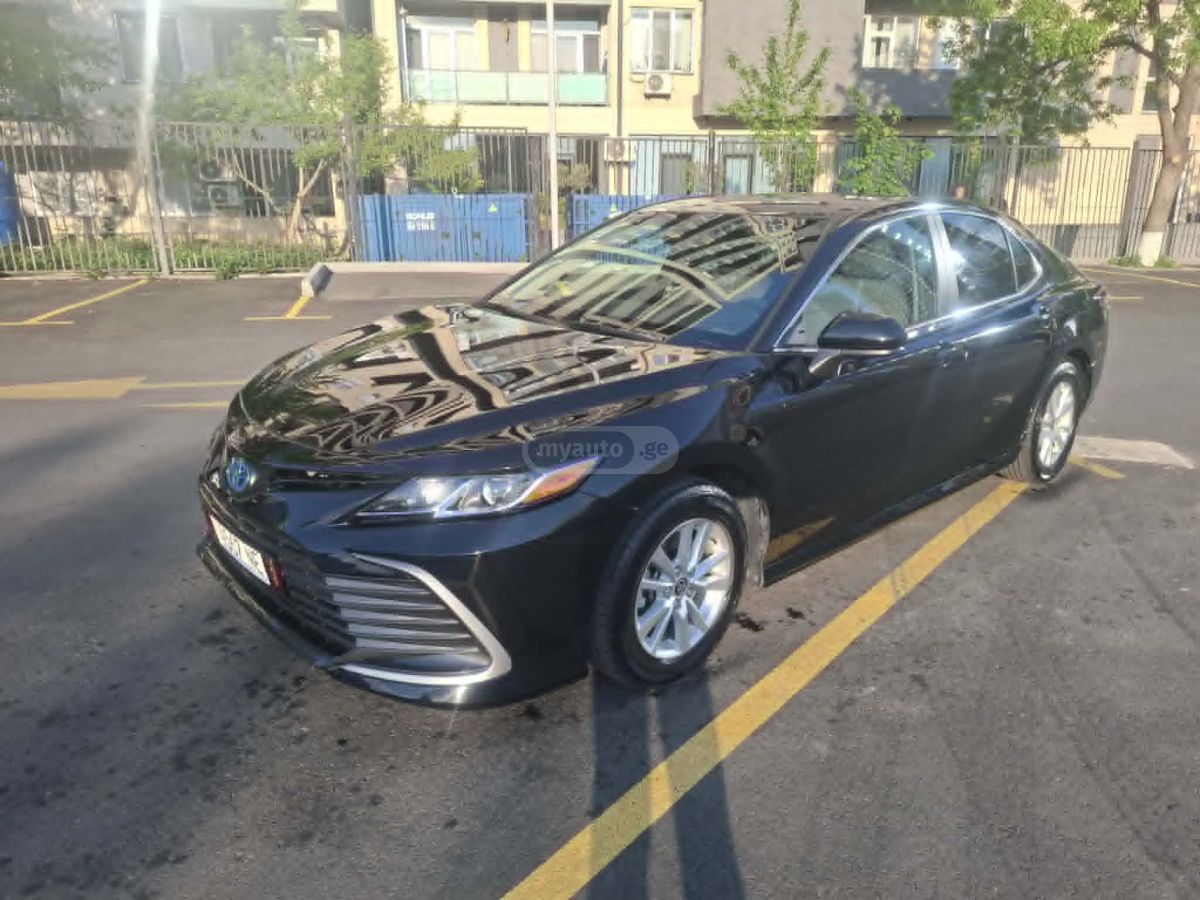 Toyota Camry - фото 3