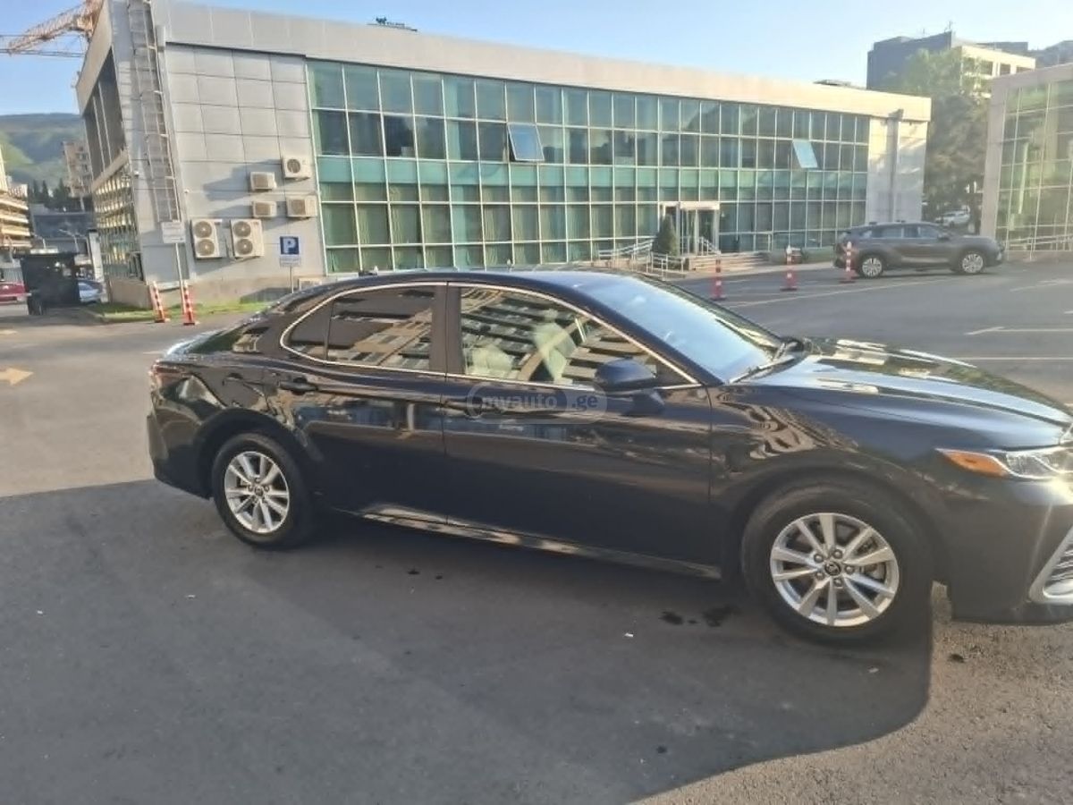 Toyota Camry - фото 4