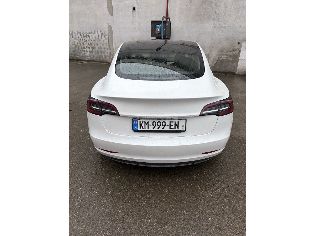 Tesla Model 3 - фото 3