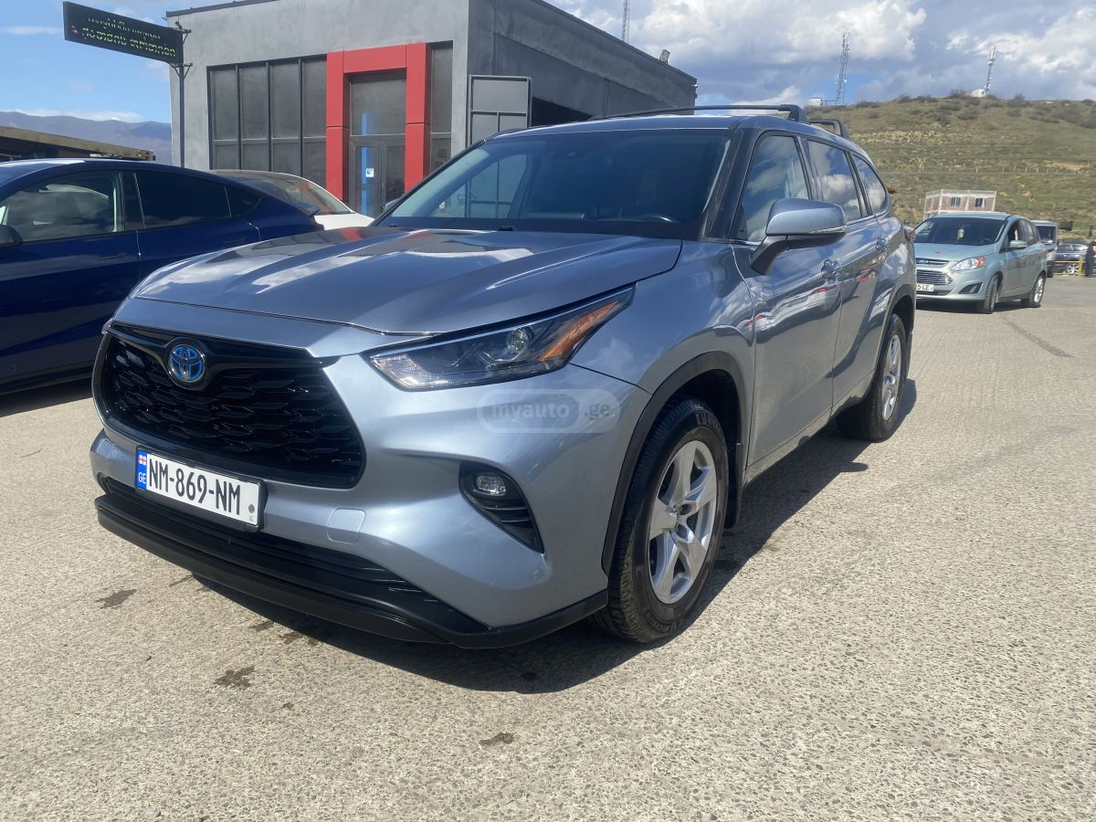 Toyota Highlander - фото 1