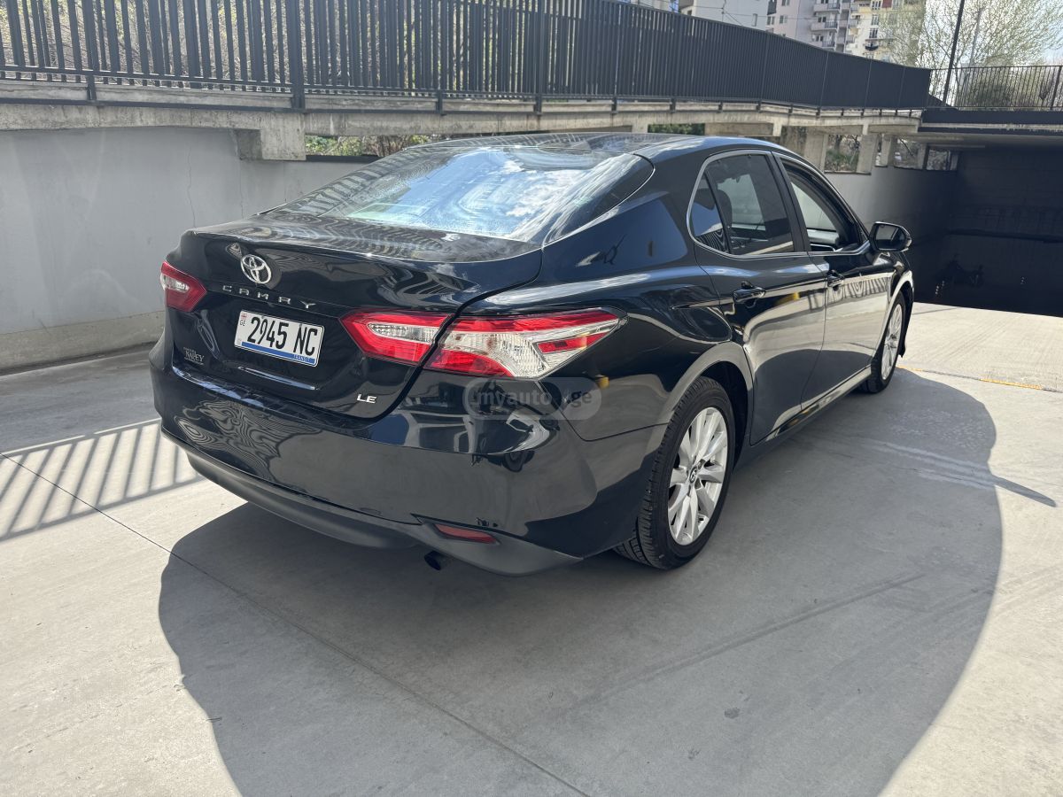 Toyota Camry - фото 4