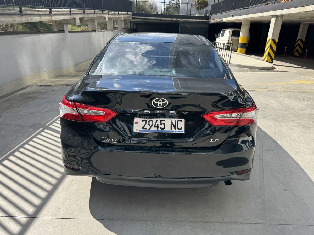 Toyota Camry - фото 5