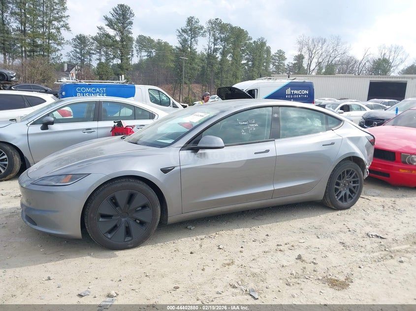 Tesla Model 3 2025 — миниатюра 14