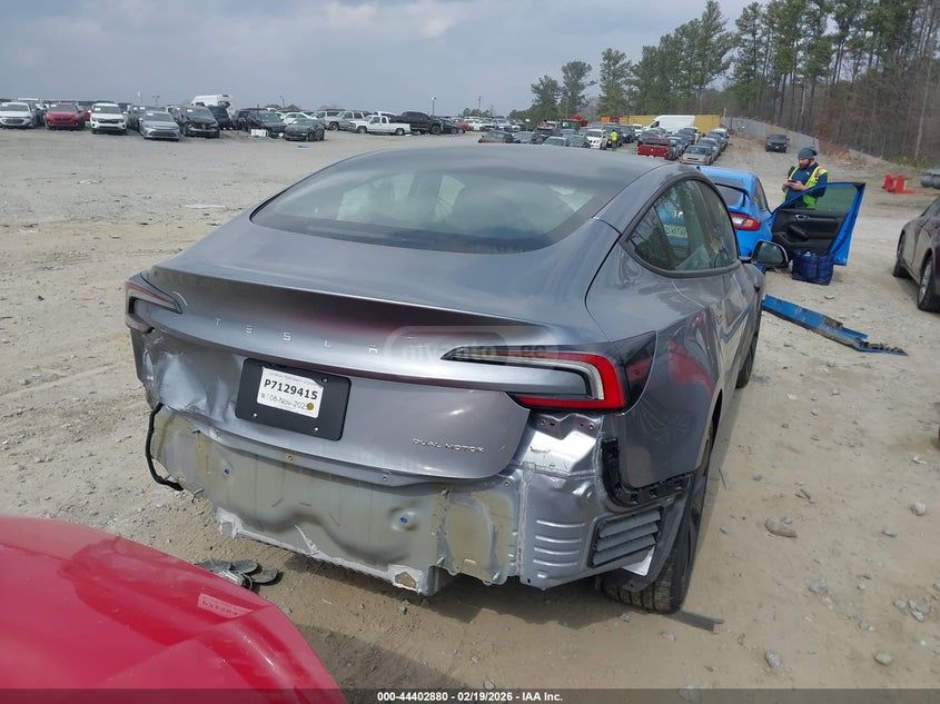 Tesla Model 3 2025 — миниатюра 4