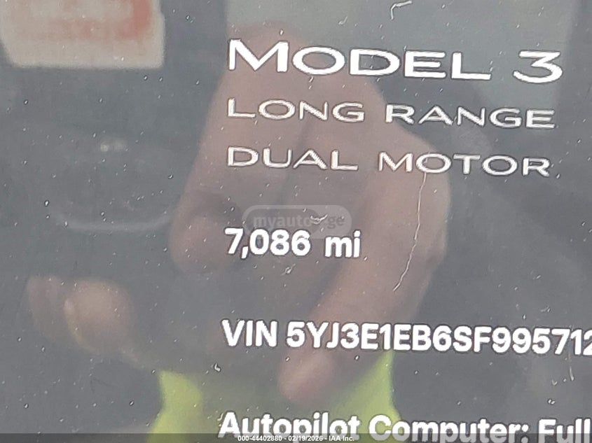 Tesla Model 3 2025 — миниатюра 9