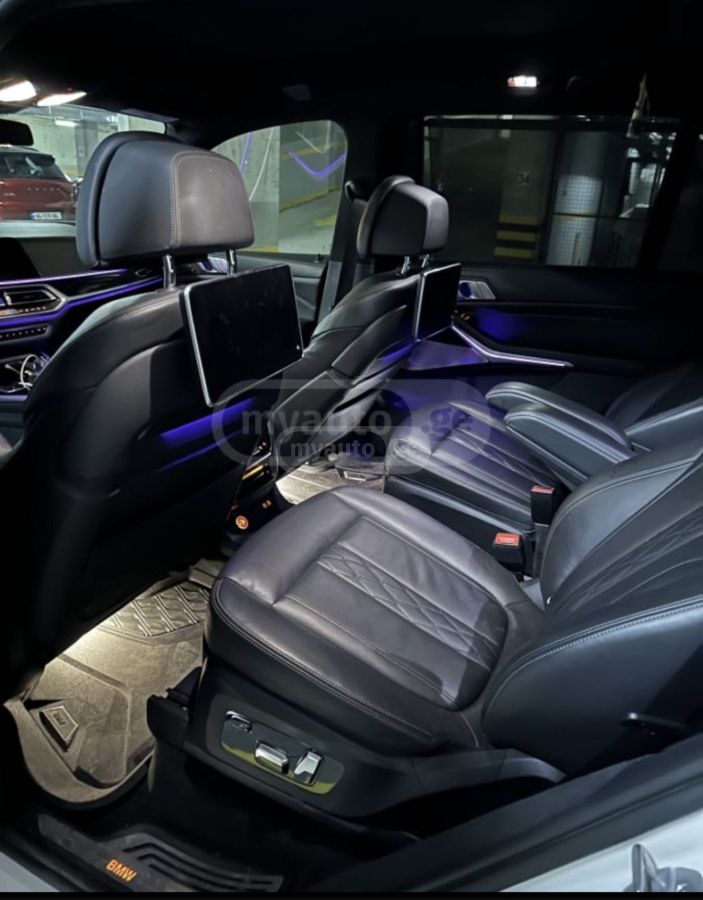 BMW X7 - фото 14