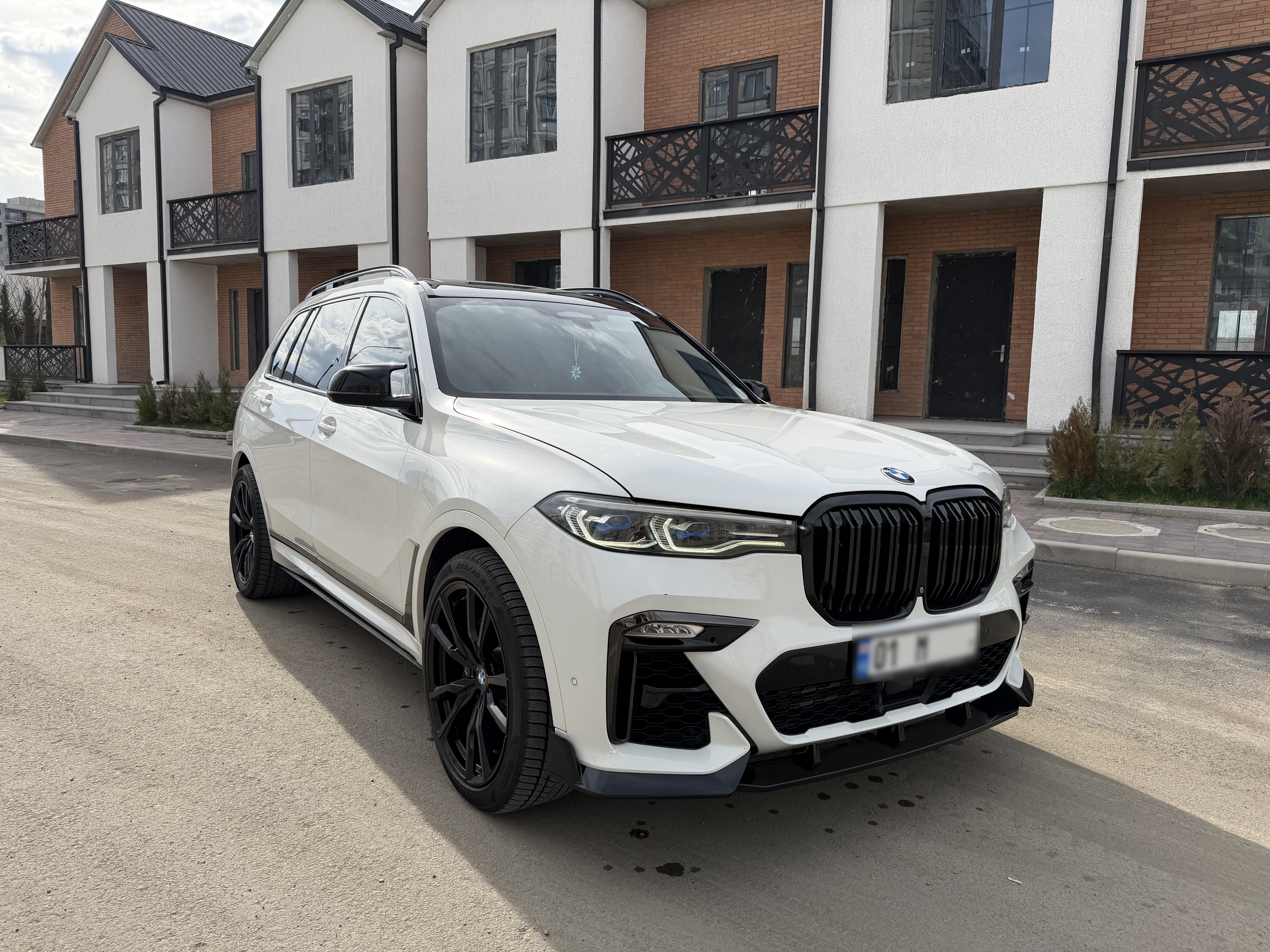 BMW X7 - фото 2