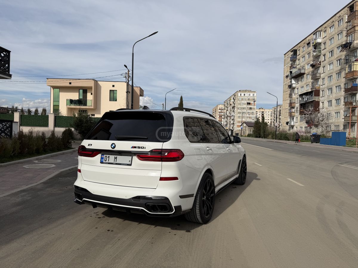 BMW X7 - фото 4