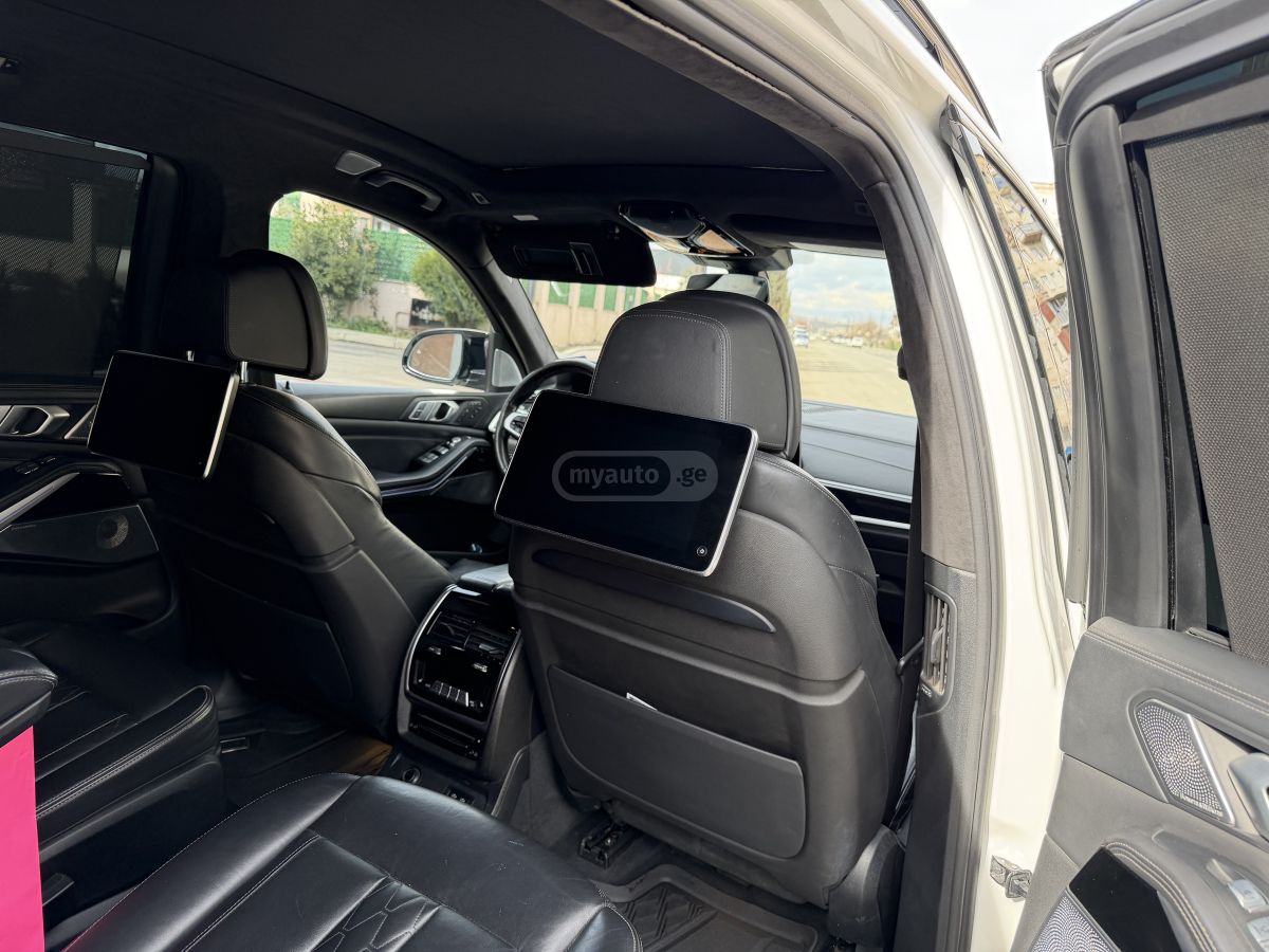 BMW X7 - фото 9