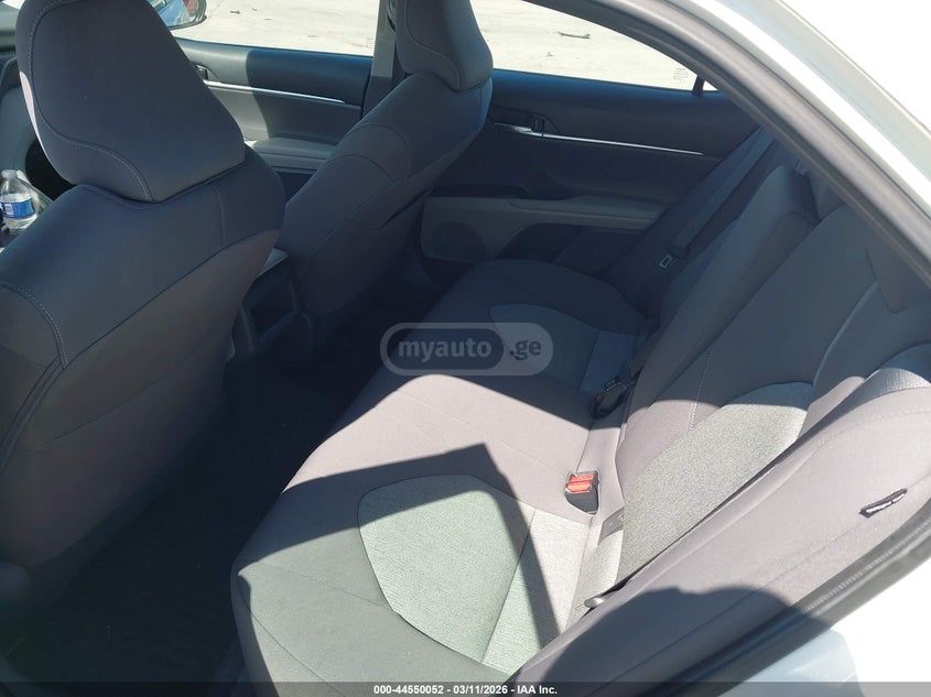 Toyota Camry - фото 8