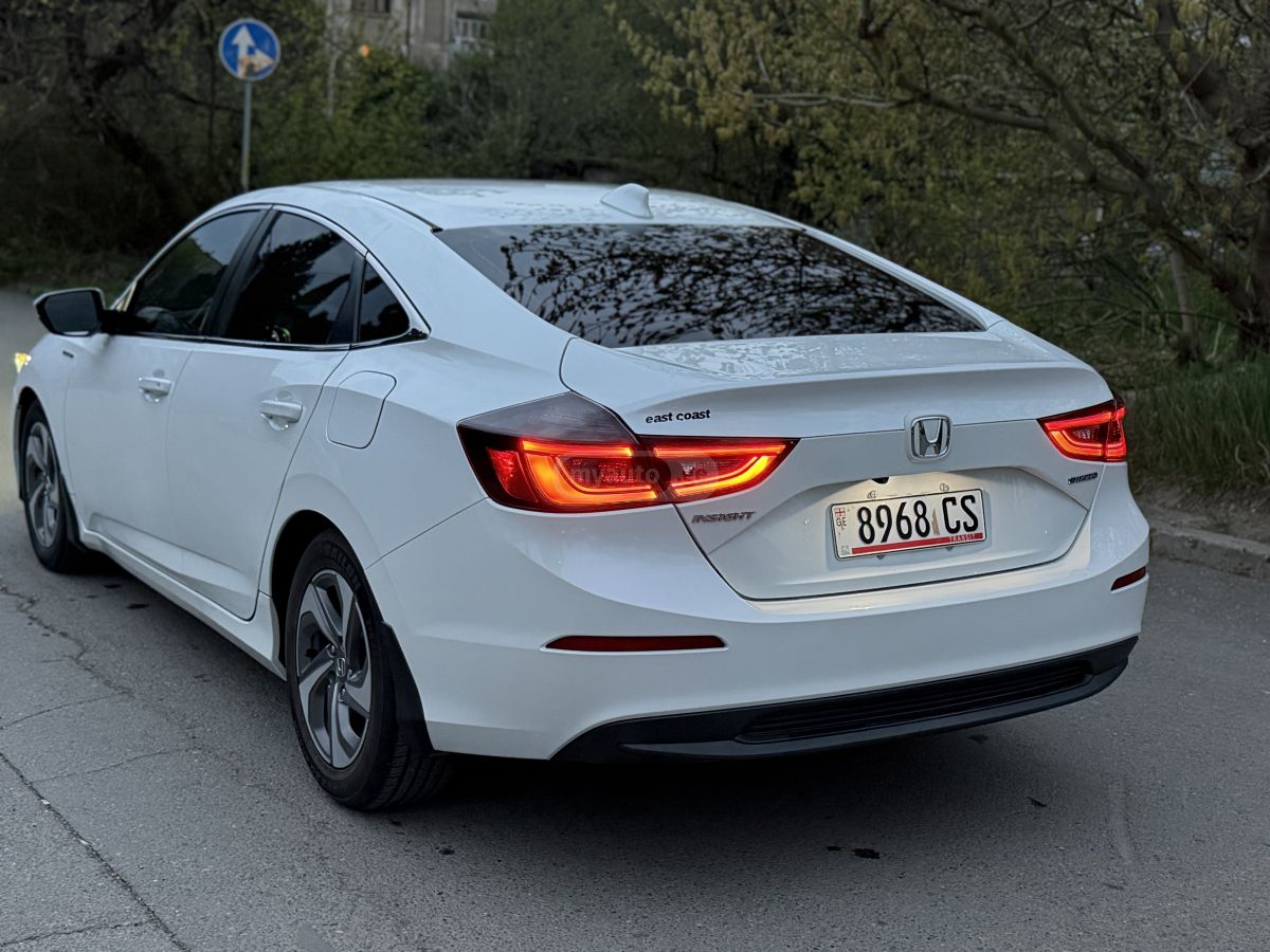 Honda Insight - фото 6