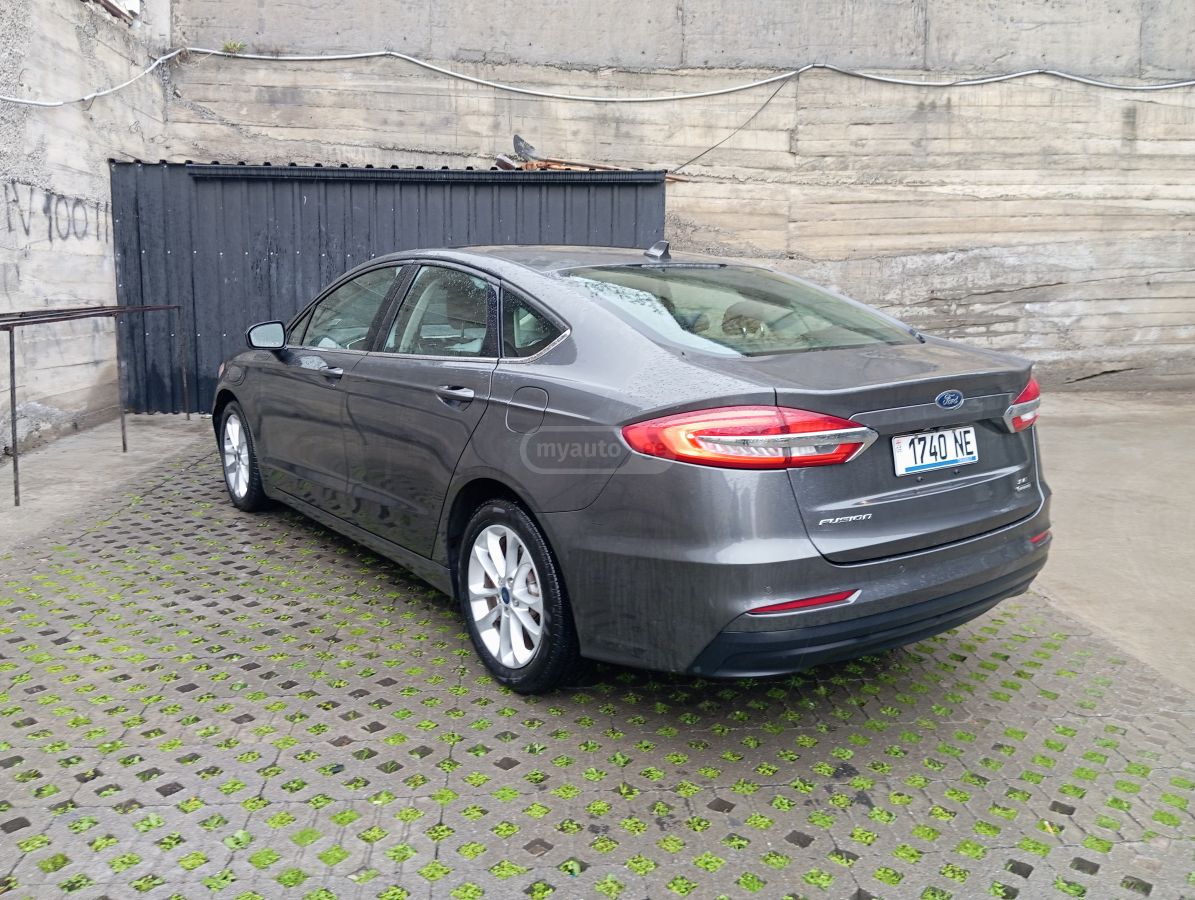 Ford Fusion - фото 6