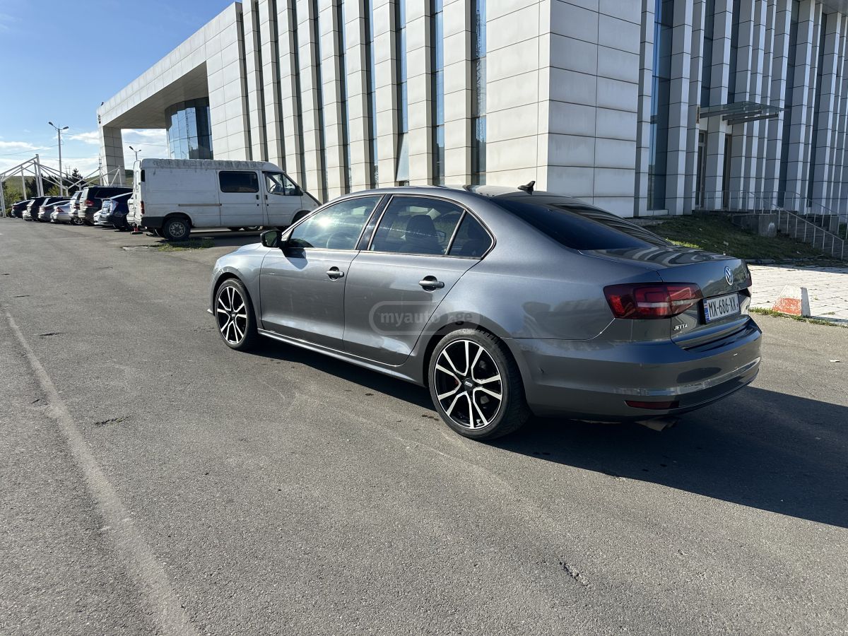 Volkswagen Jetta - фото 2