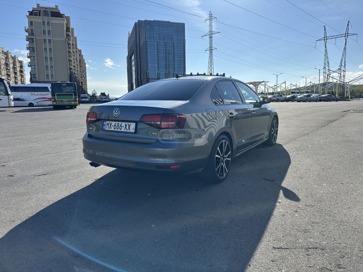 Volkswagen Jetta - фото 3