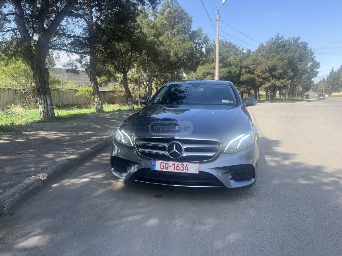 Mercedes-Benz E 300 - фото 6