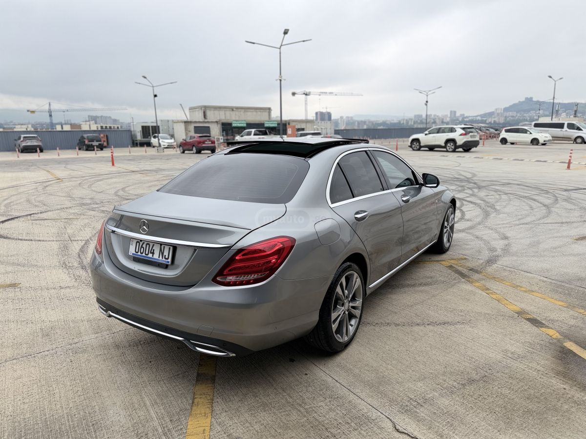 Mercedes-Benz C 300 - фото 10