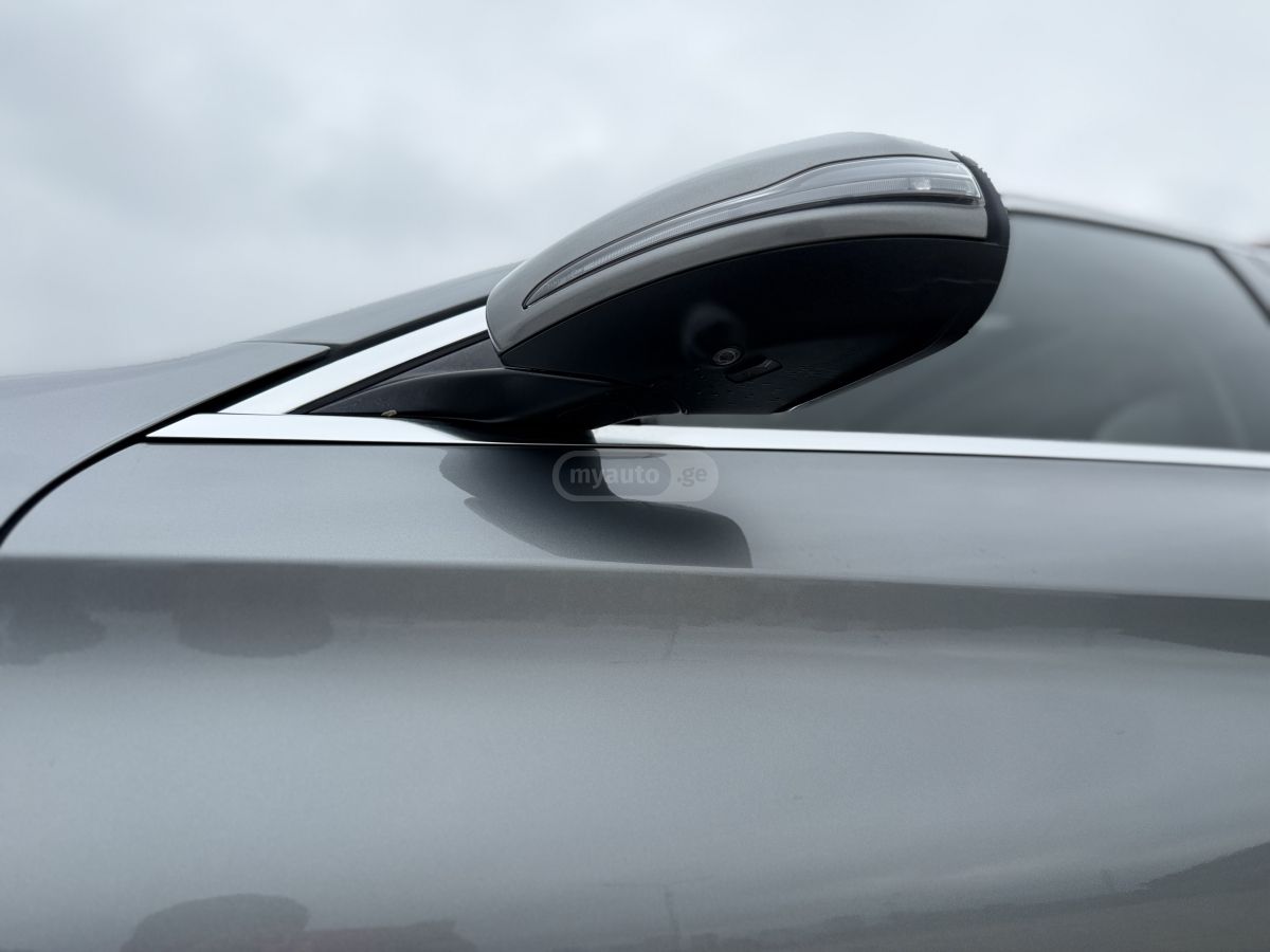 Mercedes-Benz C 300 - фото 12