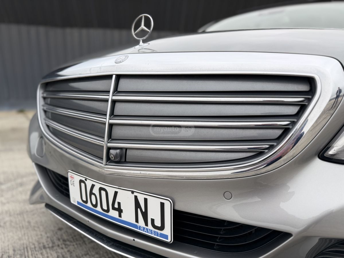 Mercedes-Benz C 300 - фото 13