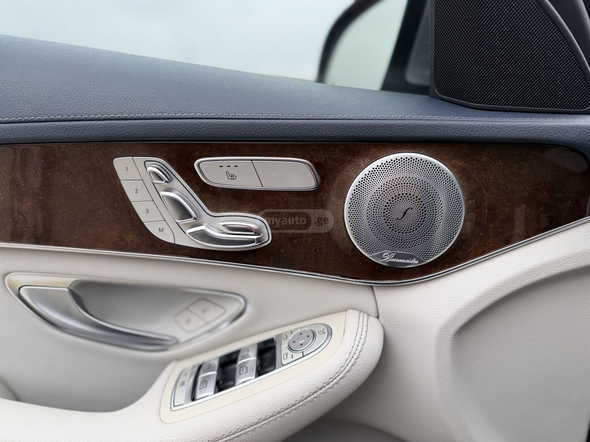 Mercedes-Benz C 300 - фото 3